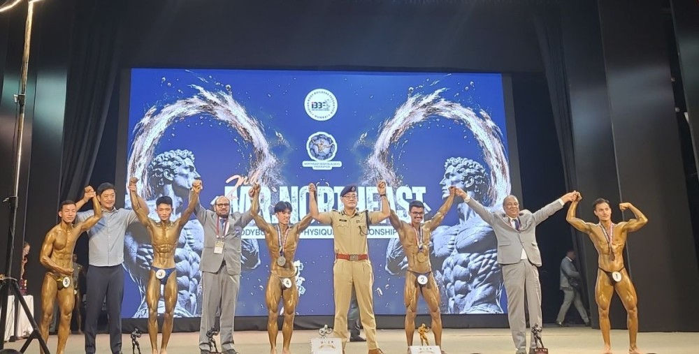 Medoviu Martin Suohu, Imnalensa and other officials with participants of Men’s Body Building (55 kg). (Morung Photo)